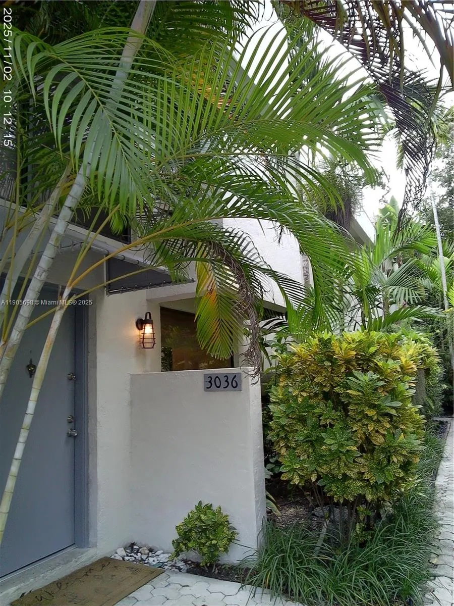 2 bedroom 2 bath for sale at 3036 SW 27th Ave # 5, Miami FL 33133