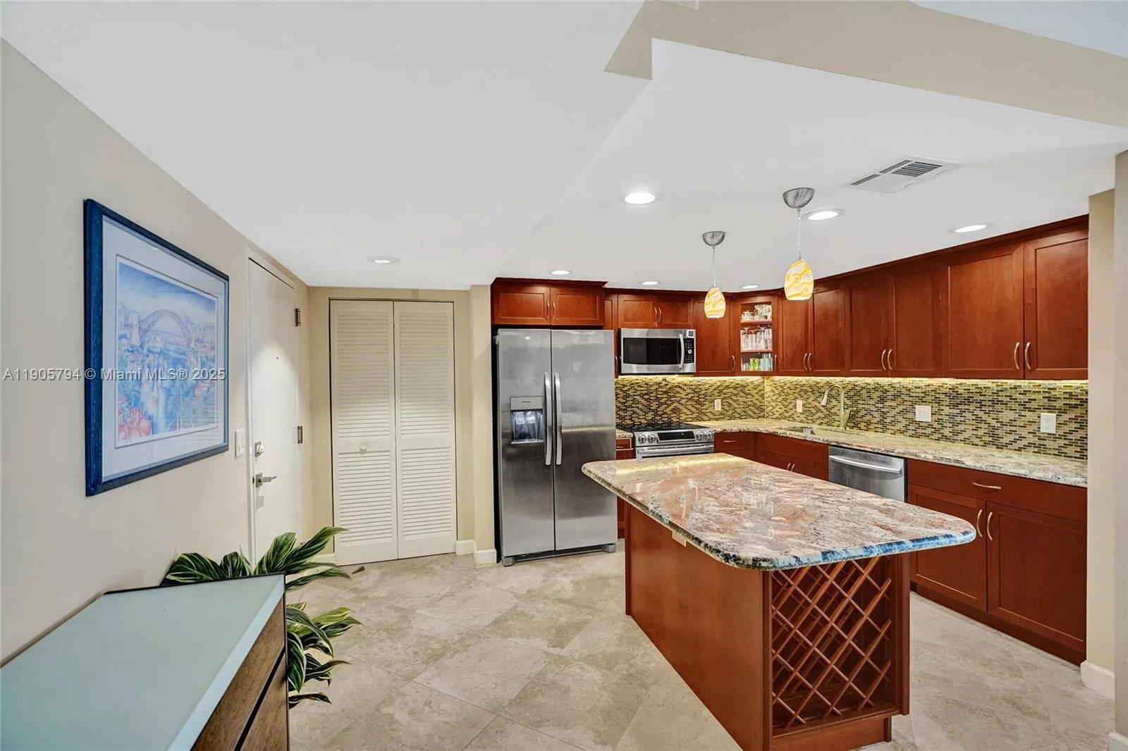 2301 S Ocean Dr # 907, Hollywood FL 33019