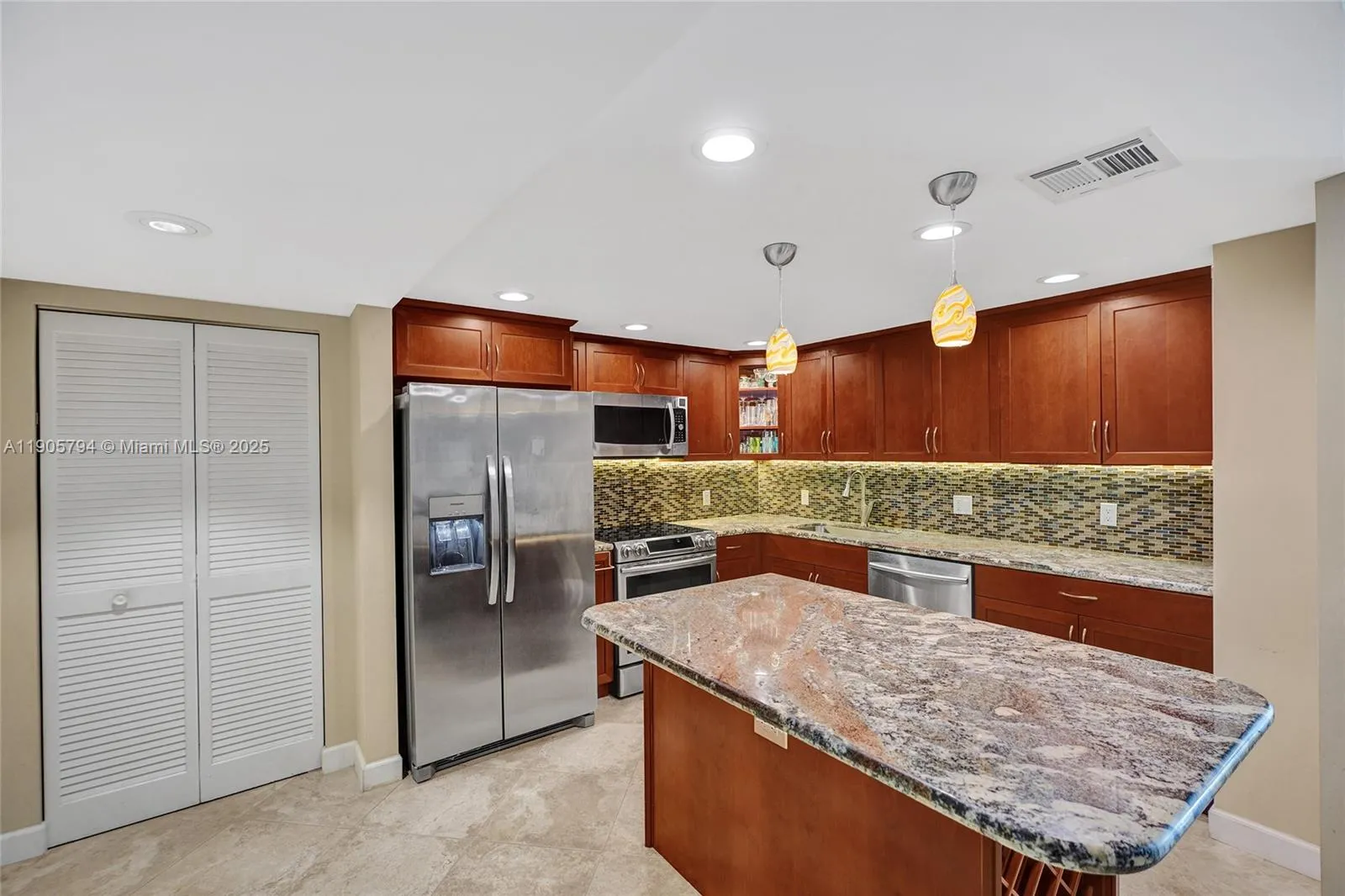2301 S Ocean Dr # 907, Hollywood FL 33019