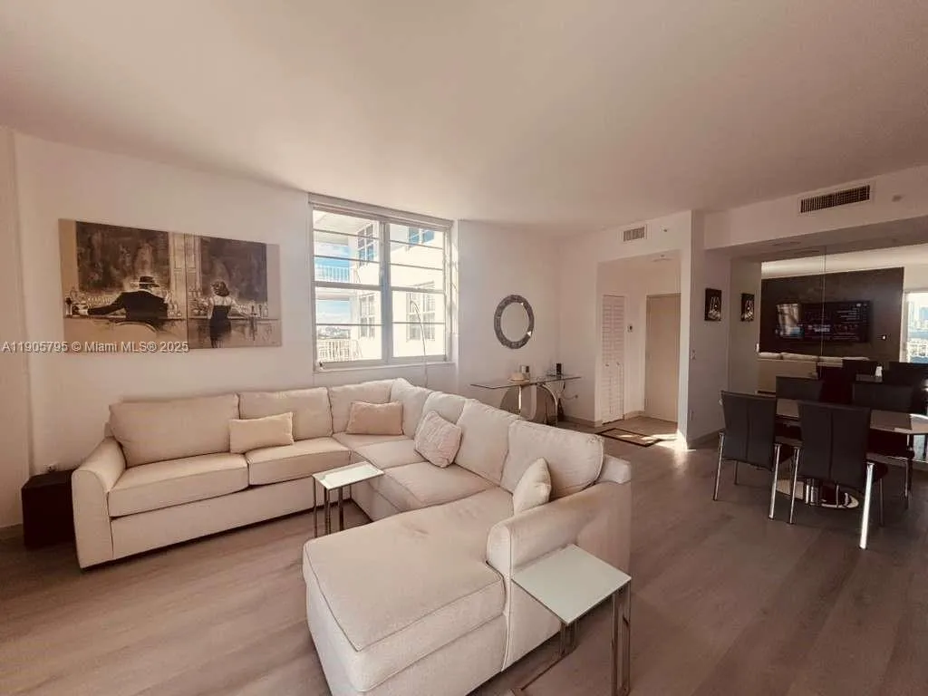 1 bedroom 1 bath for sale at 2829 Indian Creek Dr # 1403, Miami Beach FL 33140