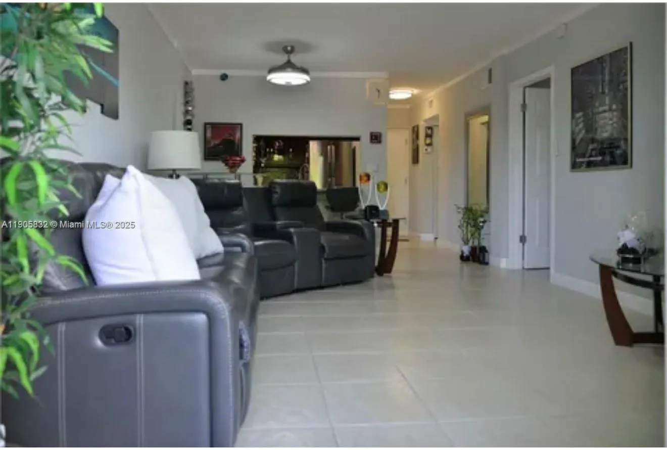 10900 SW 104th St # 314, Miami FL 33176
