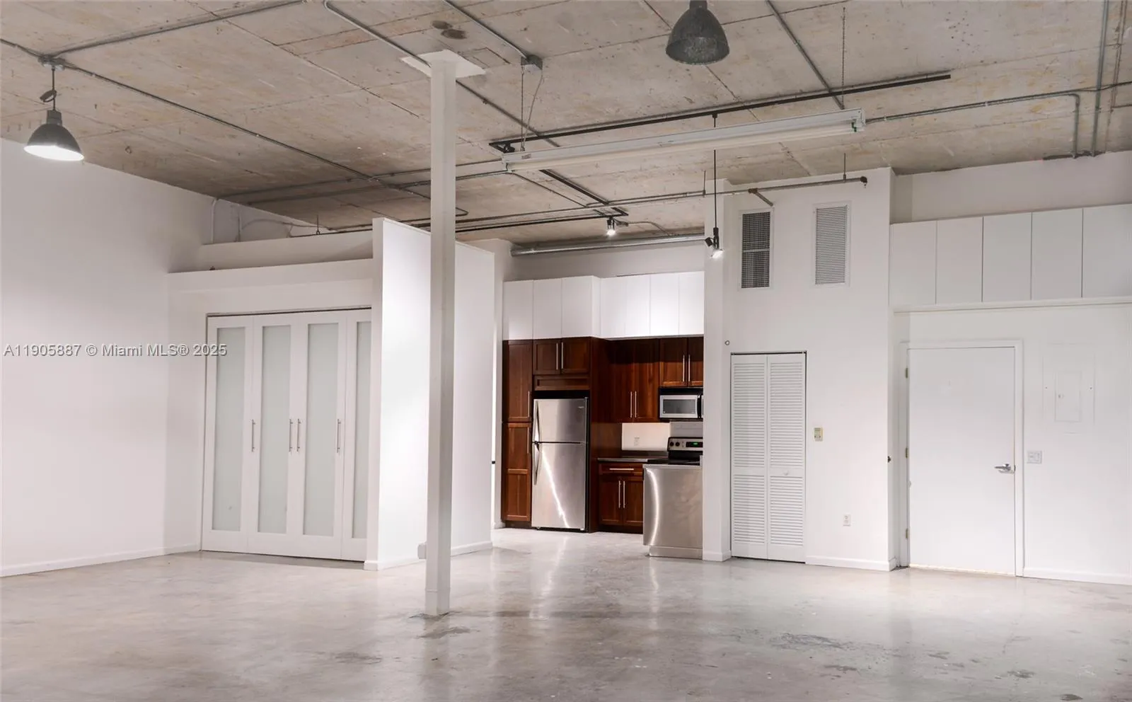 250 NW 23rd # 308, Miami FL 33127