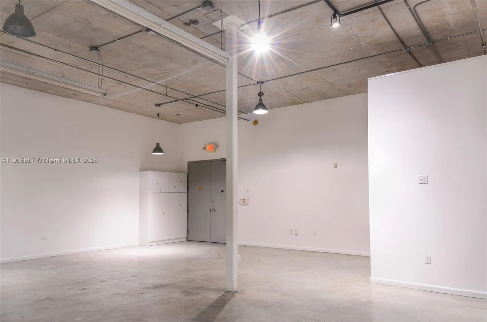 250 NW 23rd # 308, Miami FL 33127