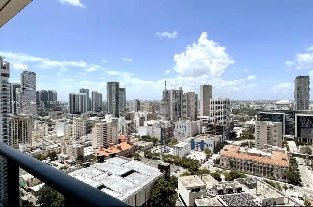 227 NE 2nd St # 1703, Miami FL 33132