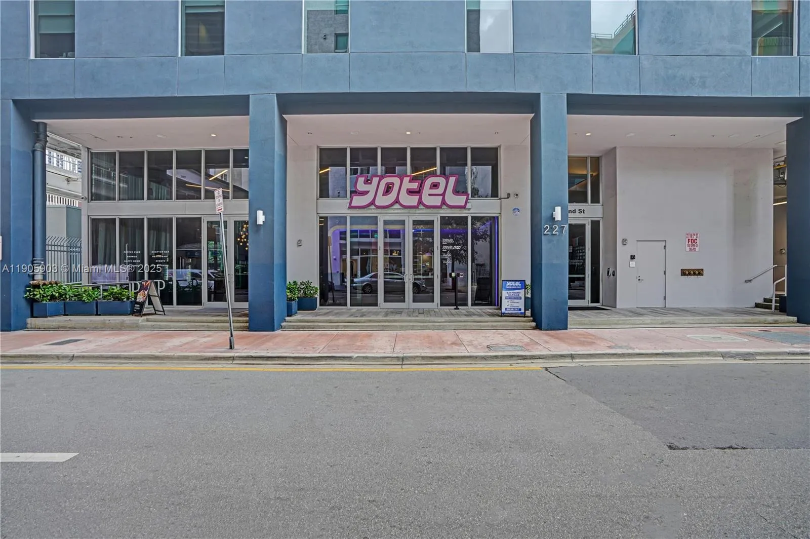 227 NE 2nd St # 1703, Miami FL 33132