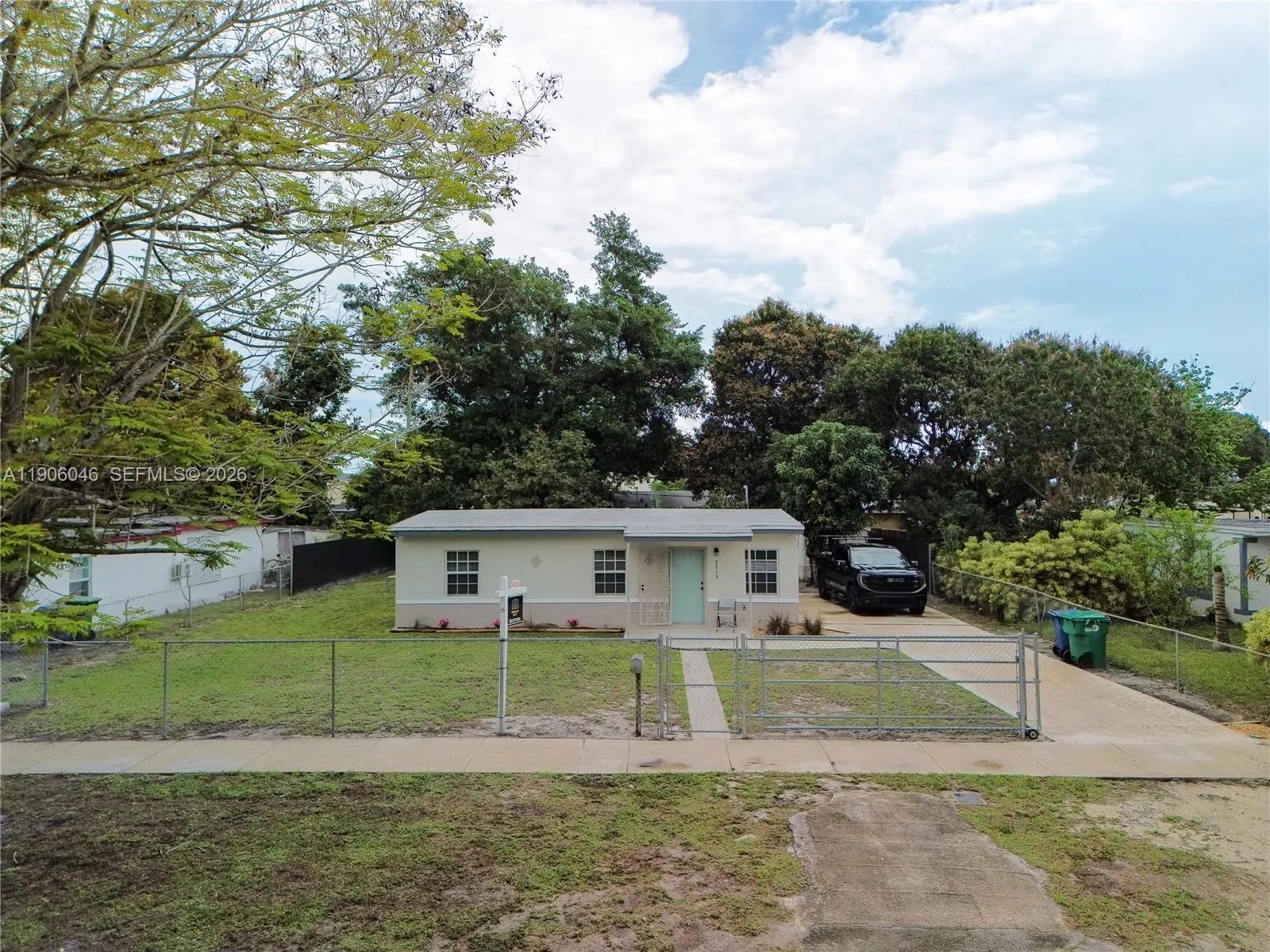 2310 W Bunche Park Dr, Miami Gardens FL 33054