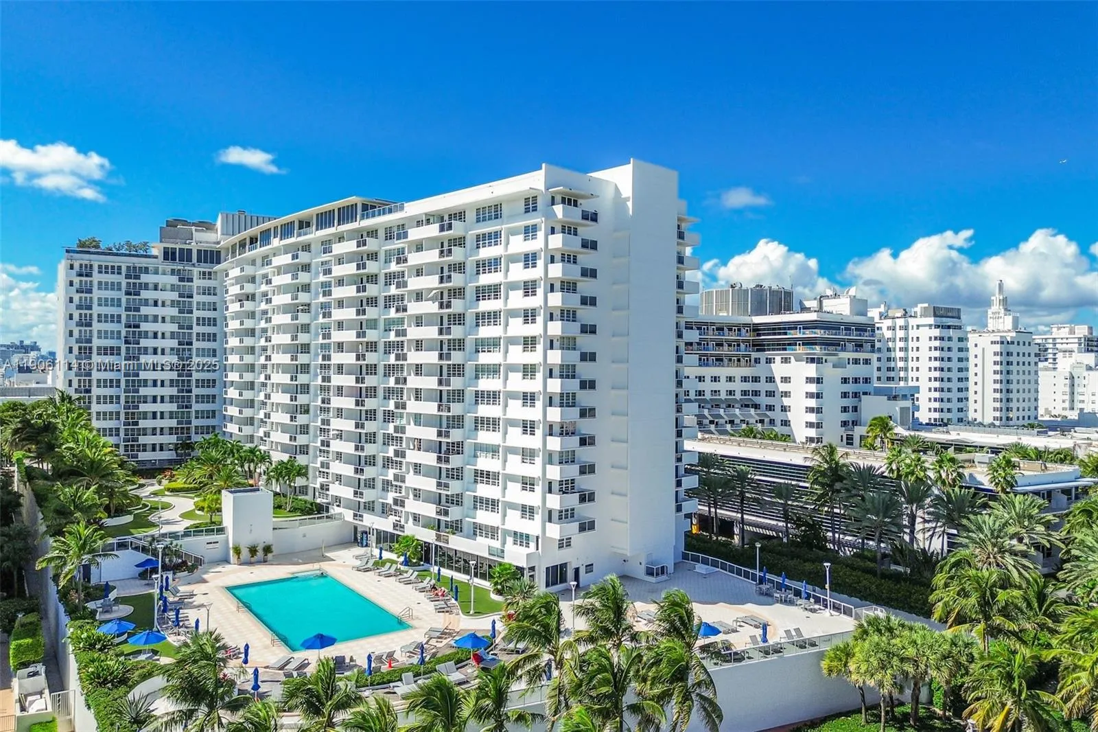1 bedroom 1 bath for sale at 100 Lincoln Rd # 502, Miami Beach FL 33139