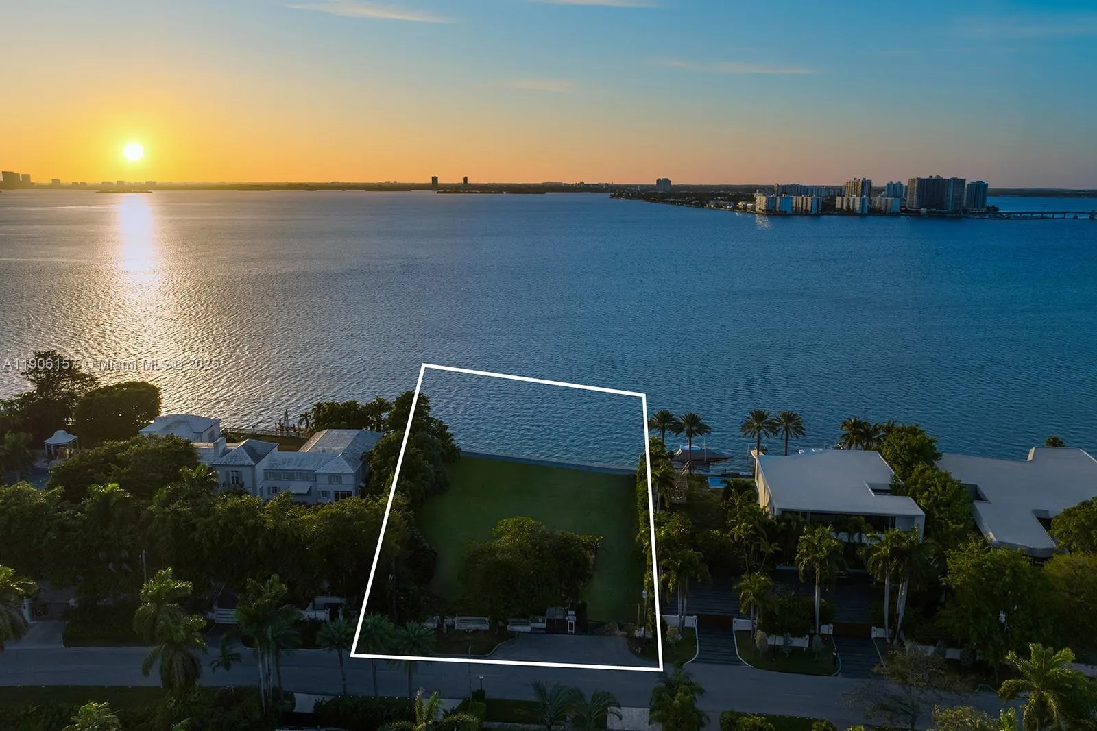 5840 N Bay Rd, Miami Beach FL 33140