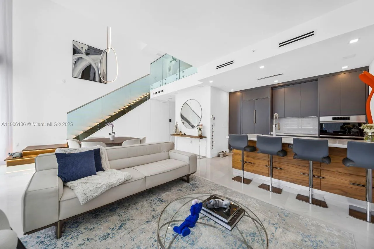 3 bedroom 2 bath for sale at 200 Biscayne Boulevard Way # 1406, Miami FL 33131