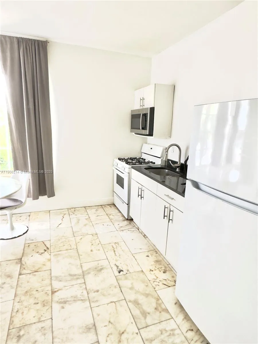 1526 Pennsylvania Ave # 2, Miami Beach FL 33139