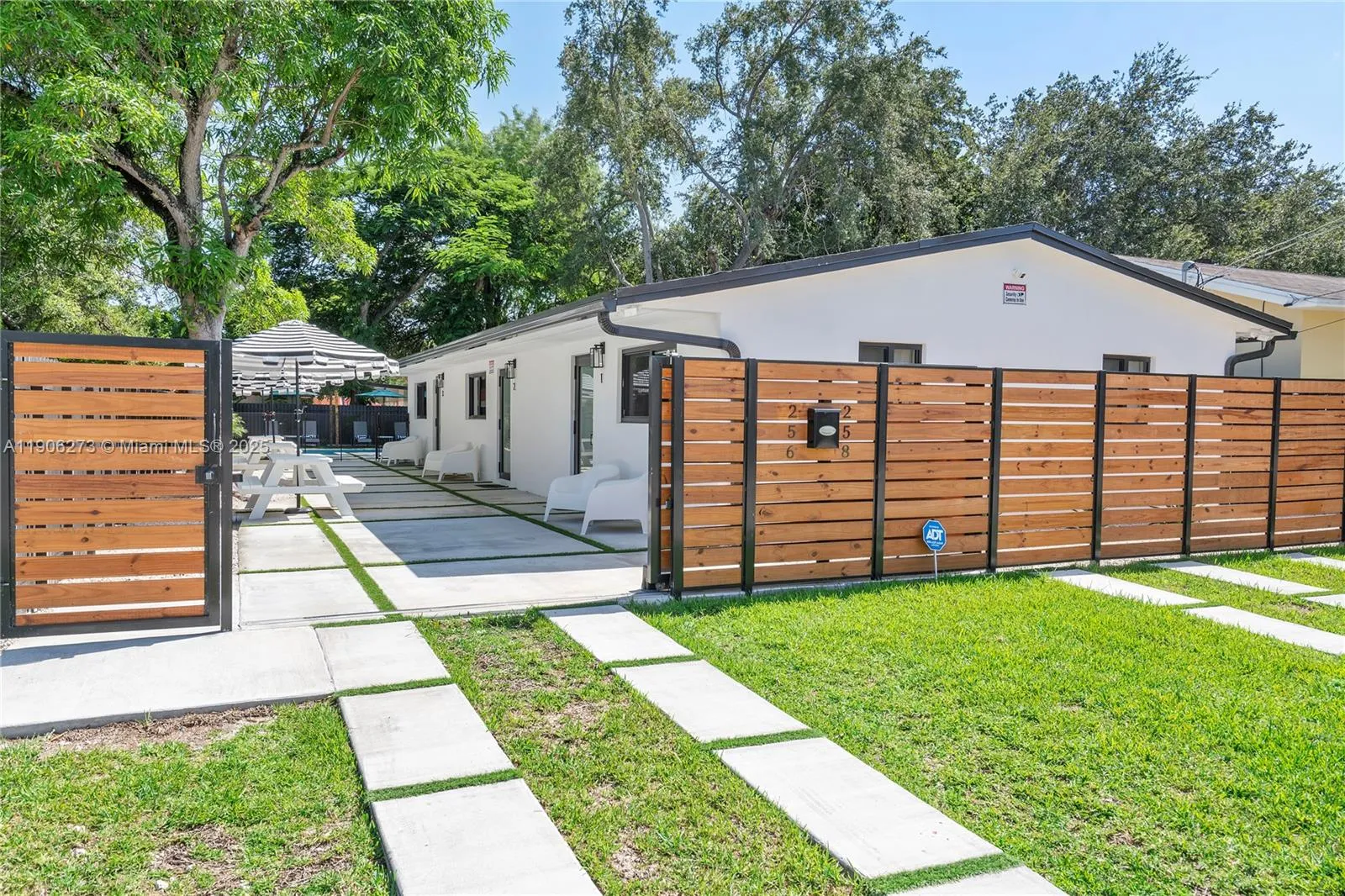 256 NW 57th St, Miami FL 33127