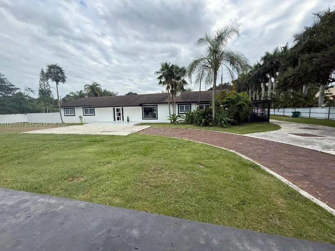 4 bedroom 3 bath for sale at 15750 SW 216th St, Miami FL 33170
