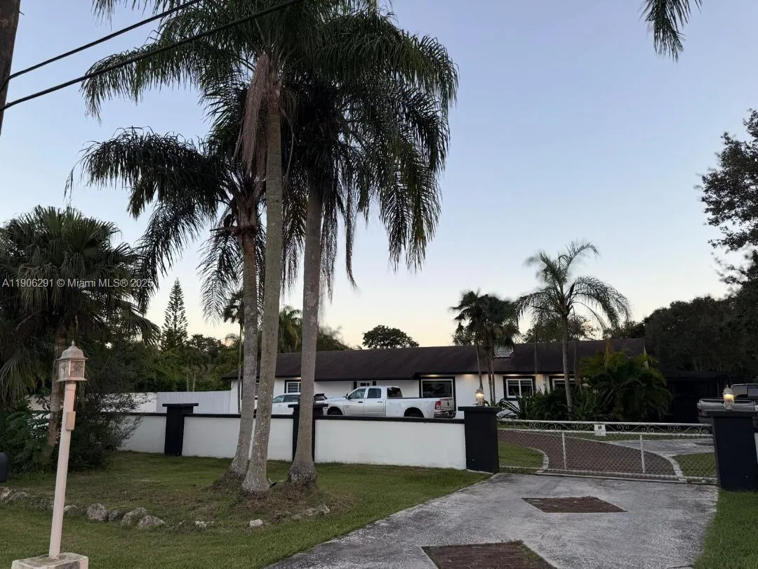 15750 SW 216th St, Miami FL 33170