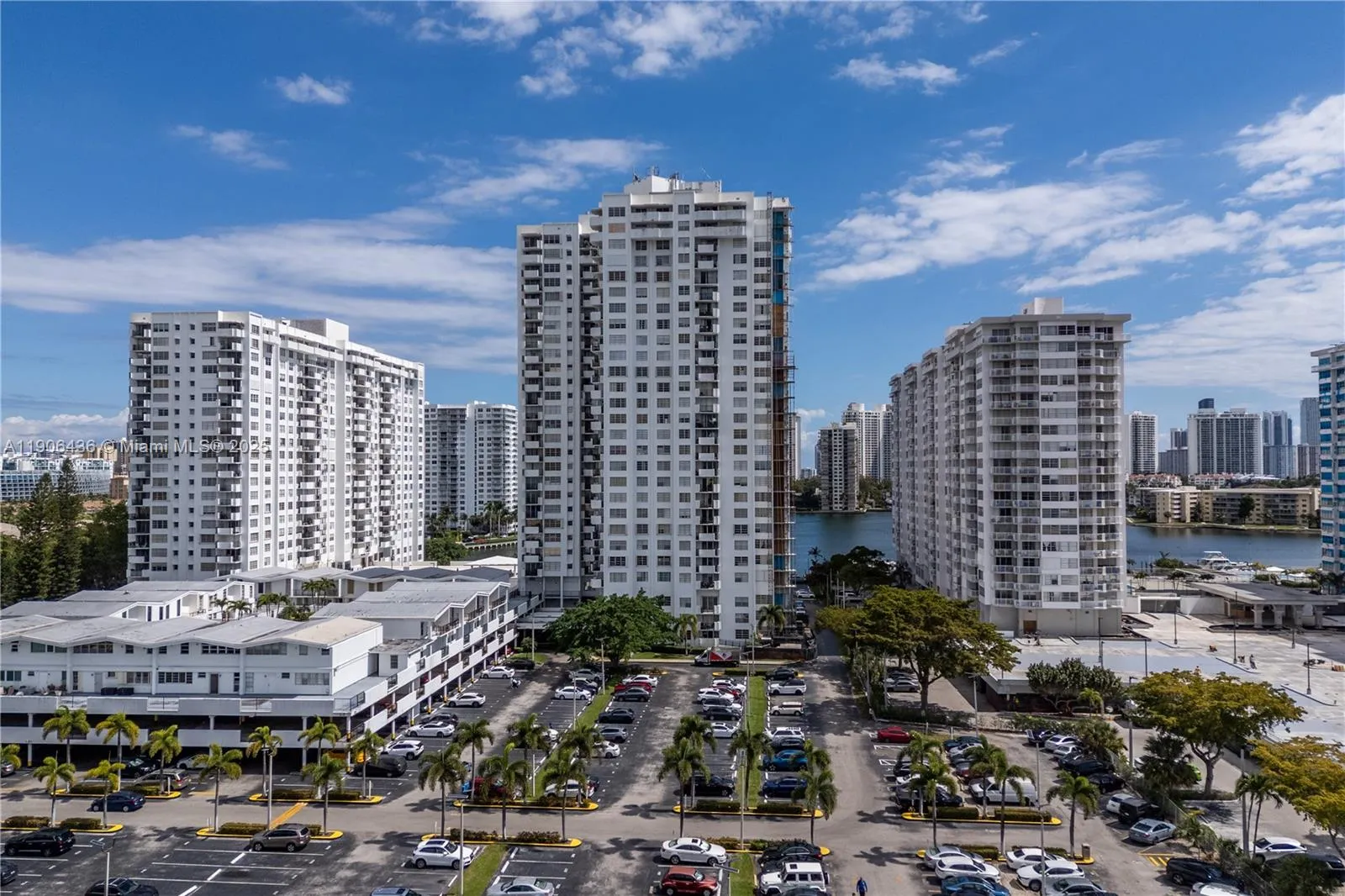 2750 NE 183rd St # 2601, Aventura FL 33160