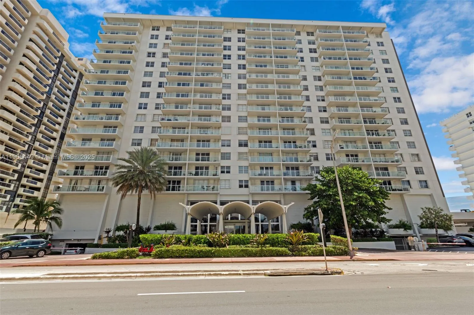 1 bedroom 2 bath for sale at 5701 Collins Ave # 511, Miami Beach FL 33140