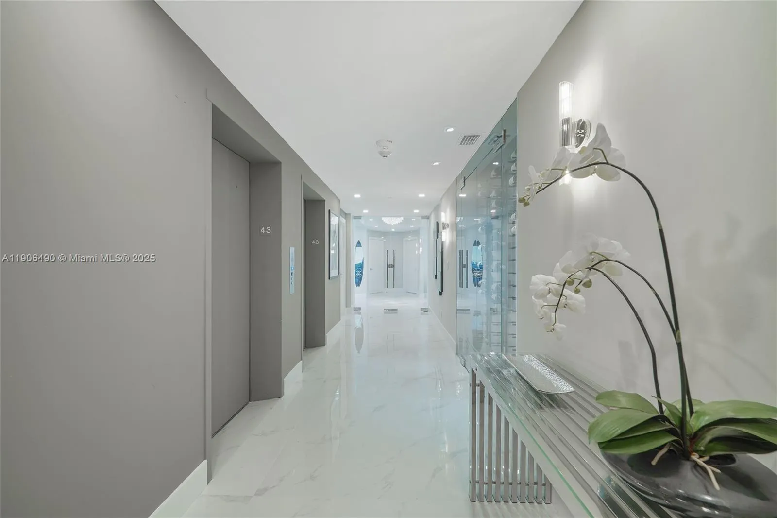 300 S Pointe Dr # 4306, Miami Beach FL 33139