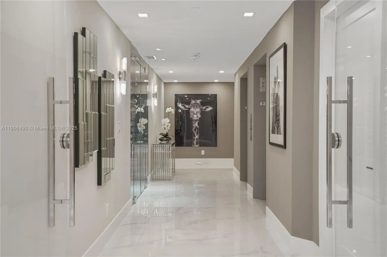 300 S Pointe Dr # 4306, Miami Beach FL 33139