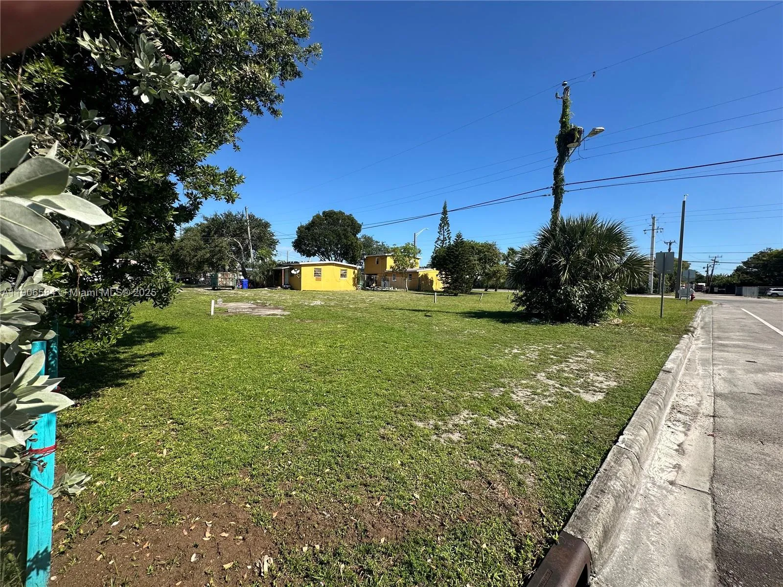 733 NW 27th Ave, Fort Lauderdale FL 33311