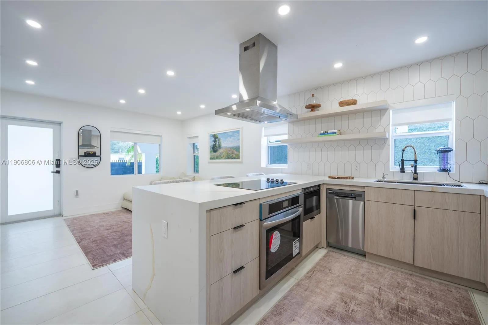 3 bedroom 3 bath for sale at 545 NW 47th St, Miami FL 33127