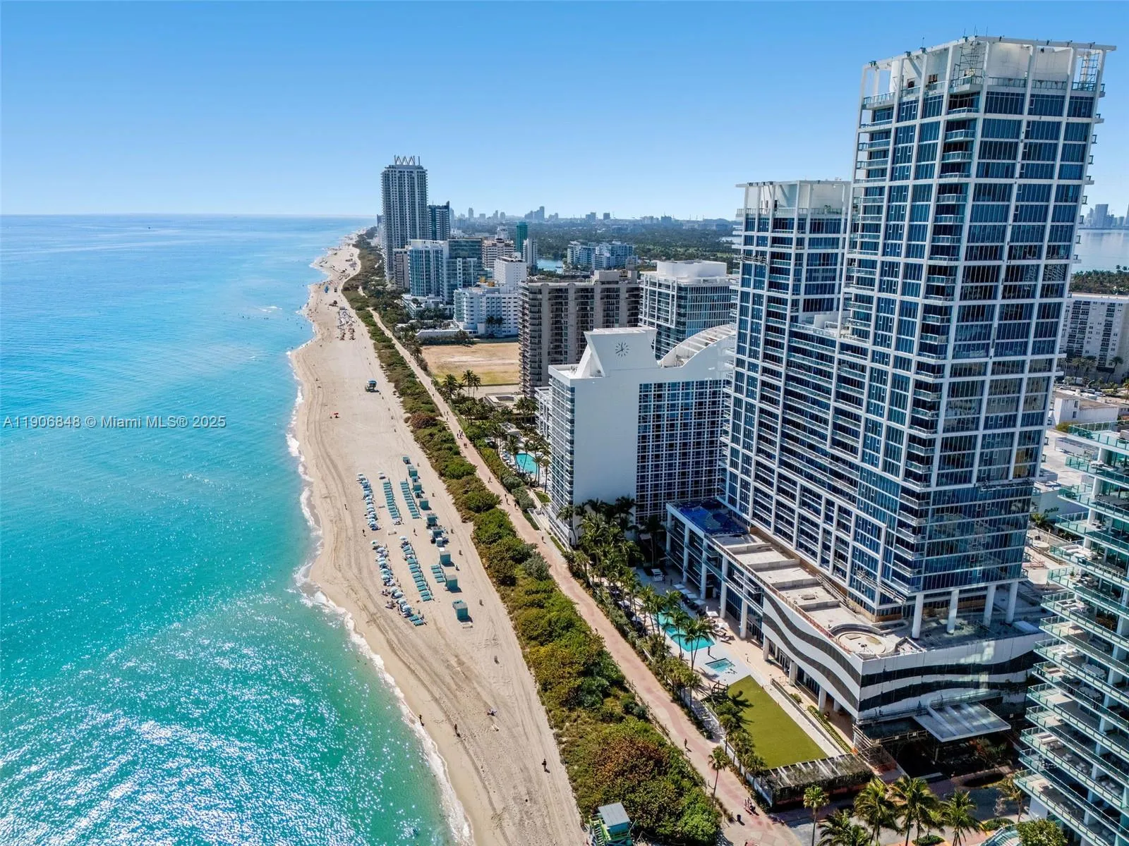 1 bedroom 1 bath for sale at 6801 Collins Ave, Miami Beach FL 33141
