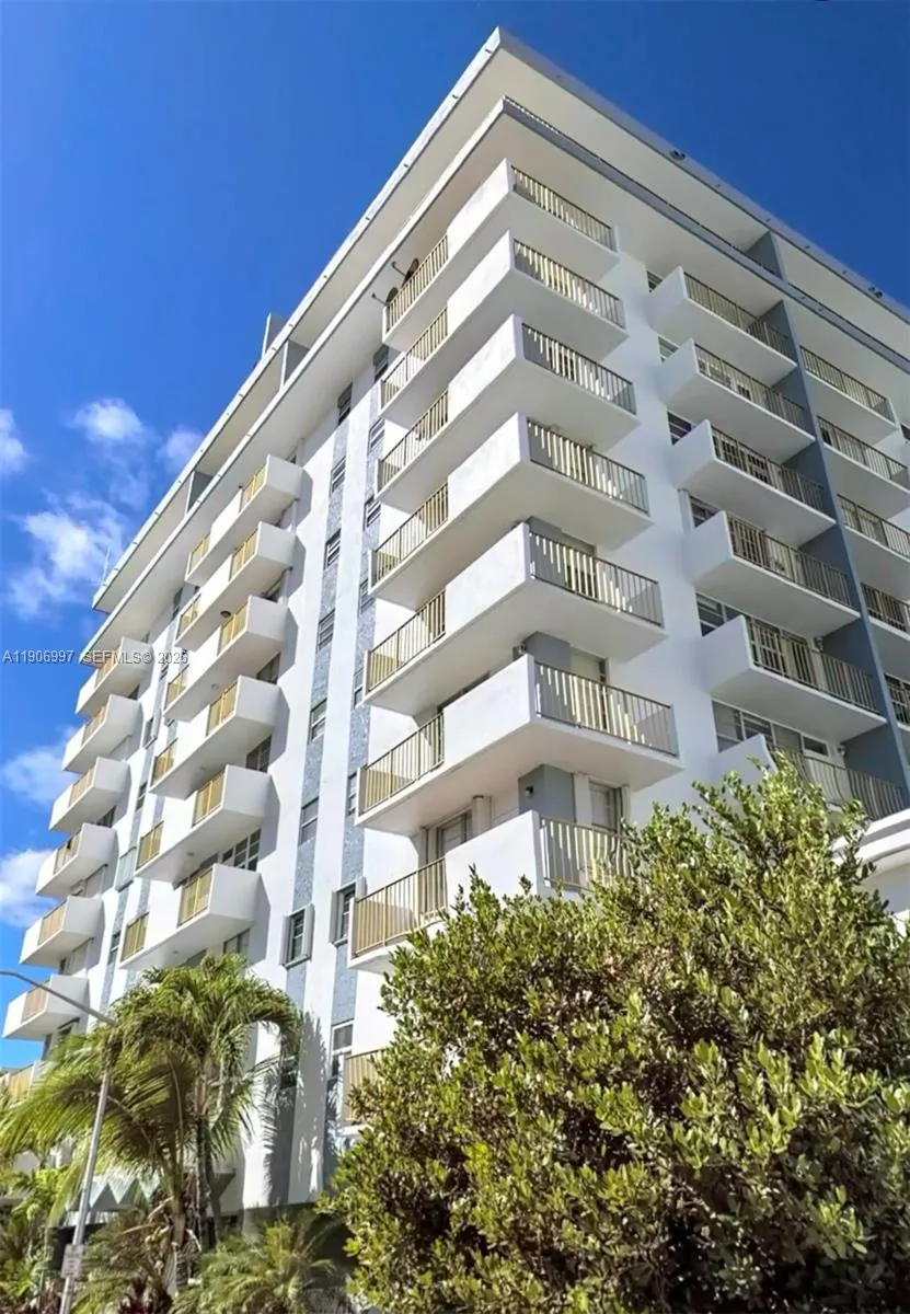 1 bedroom 1 bath for sale at 245 18th St # 801, Miami Beach FL 33139
