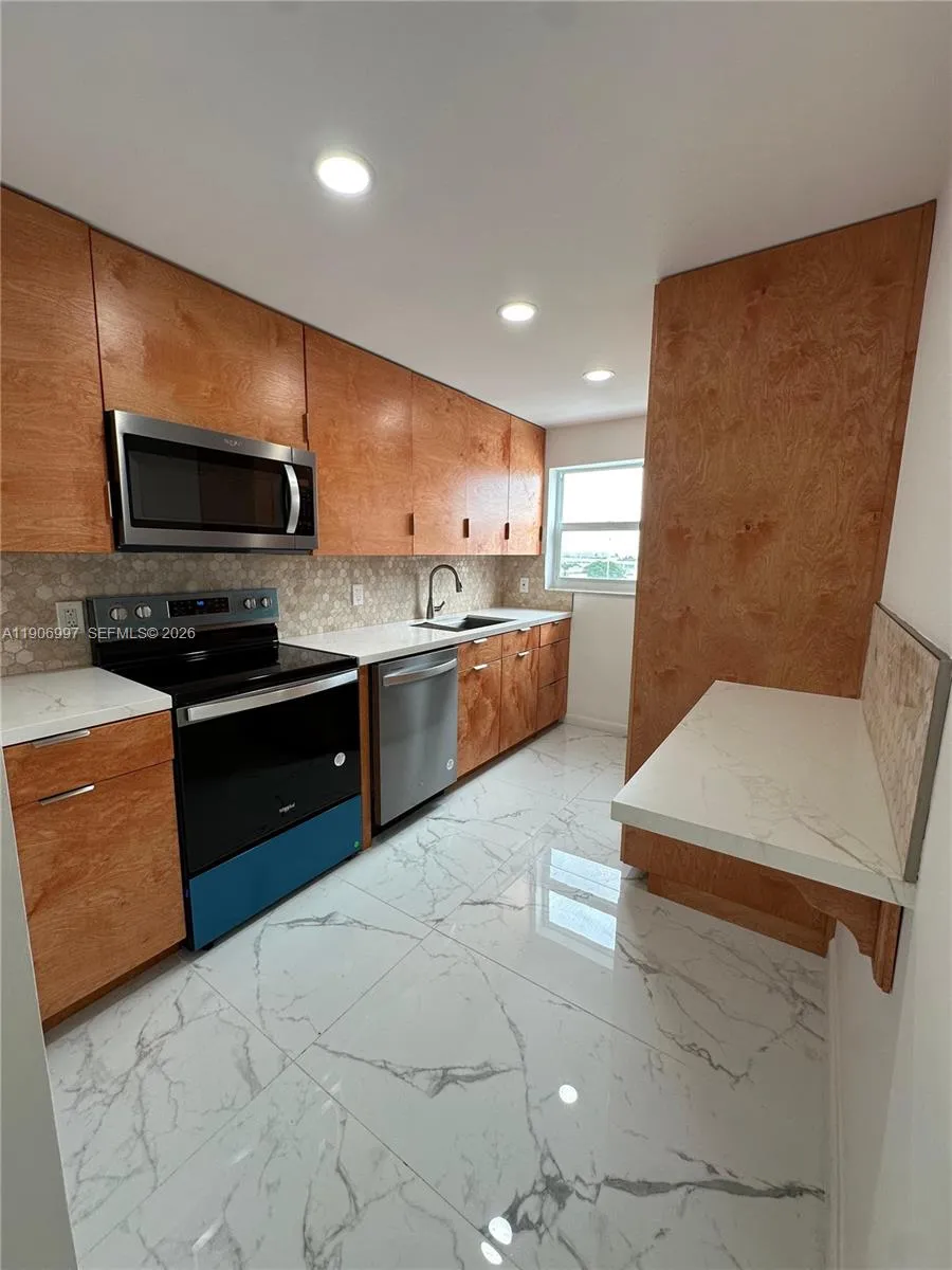245 18th St # 801, Miami Beach FL 33139