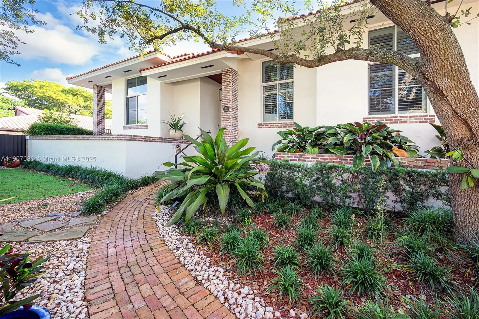 8025 SW 91st Ave, Miami FL 33173