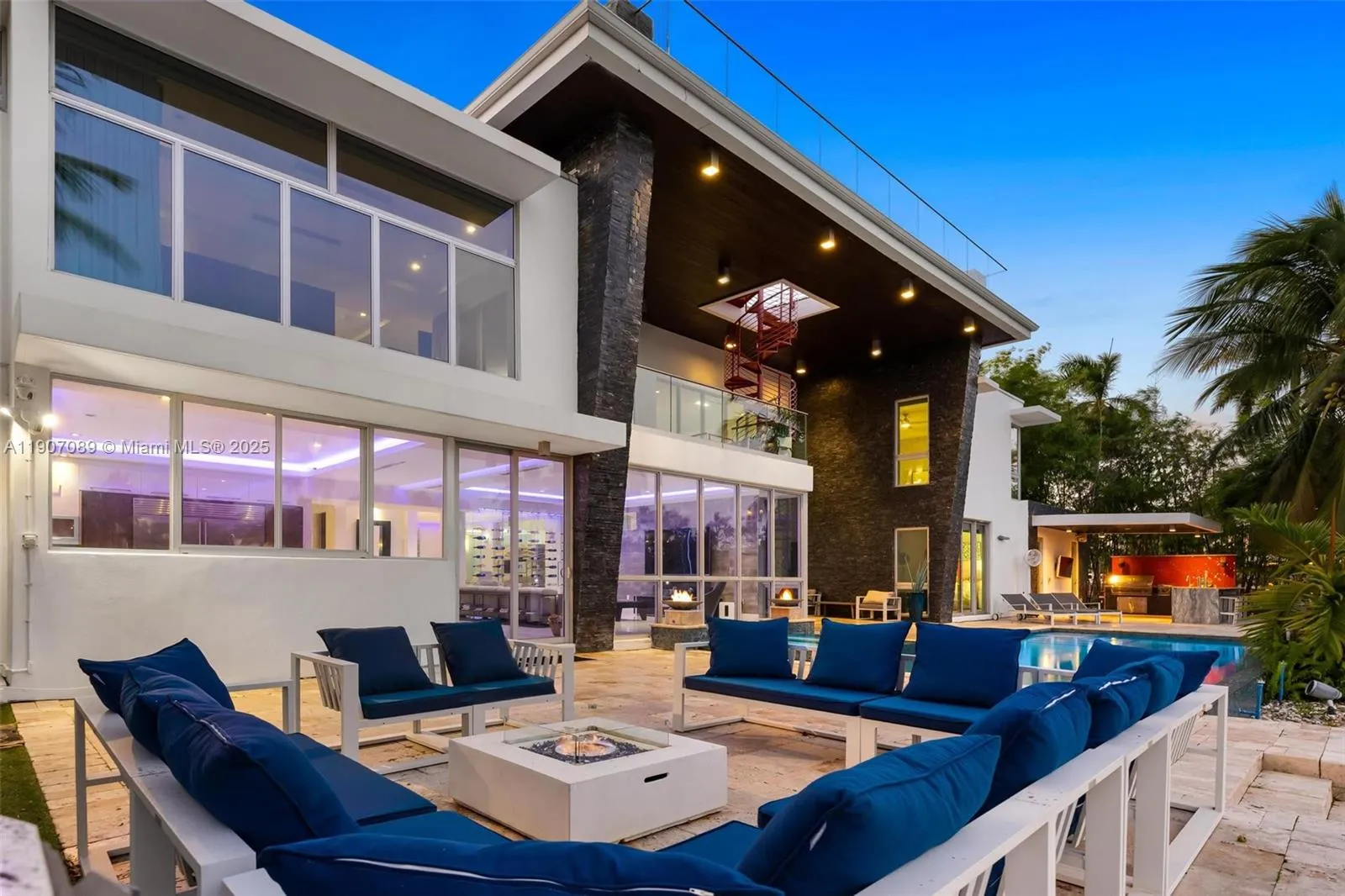 7 bedroom 6 bath for sale at 300 Royal Plaza Dr, Fort Lauderdale FL 33301