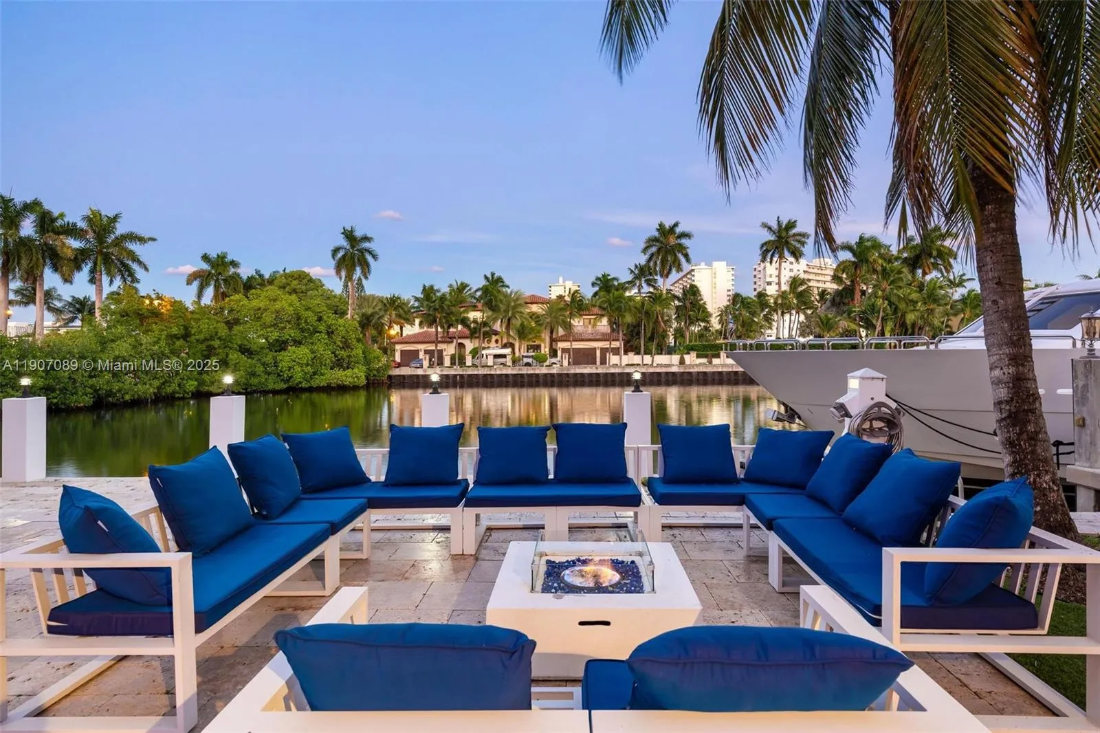 300 Royal Plaza Dr, Fort Lauderdale FL 33301