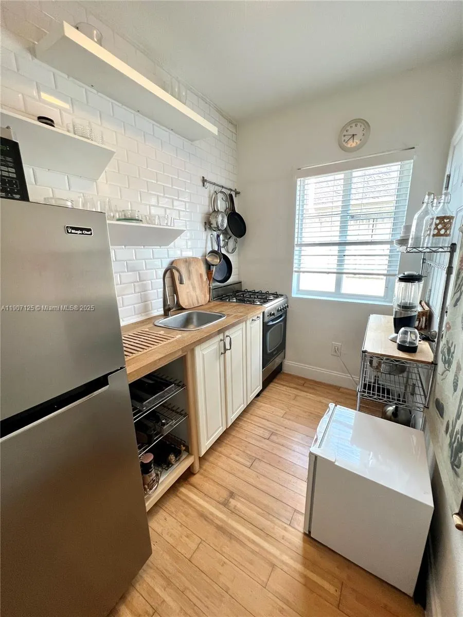 8415 Harding Ave # 14, Miami Beach FL 33141