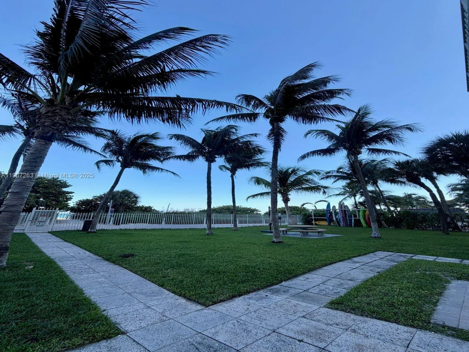 6061 Collins Ave # 11A, Miami Beach FL 33140