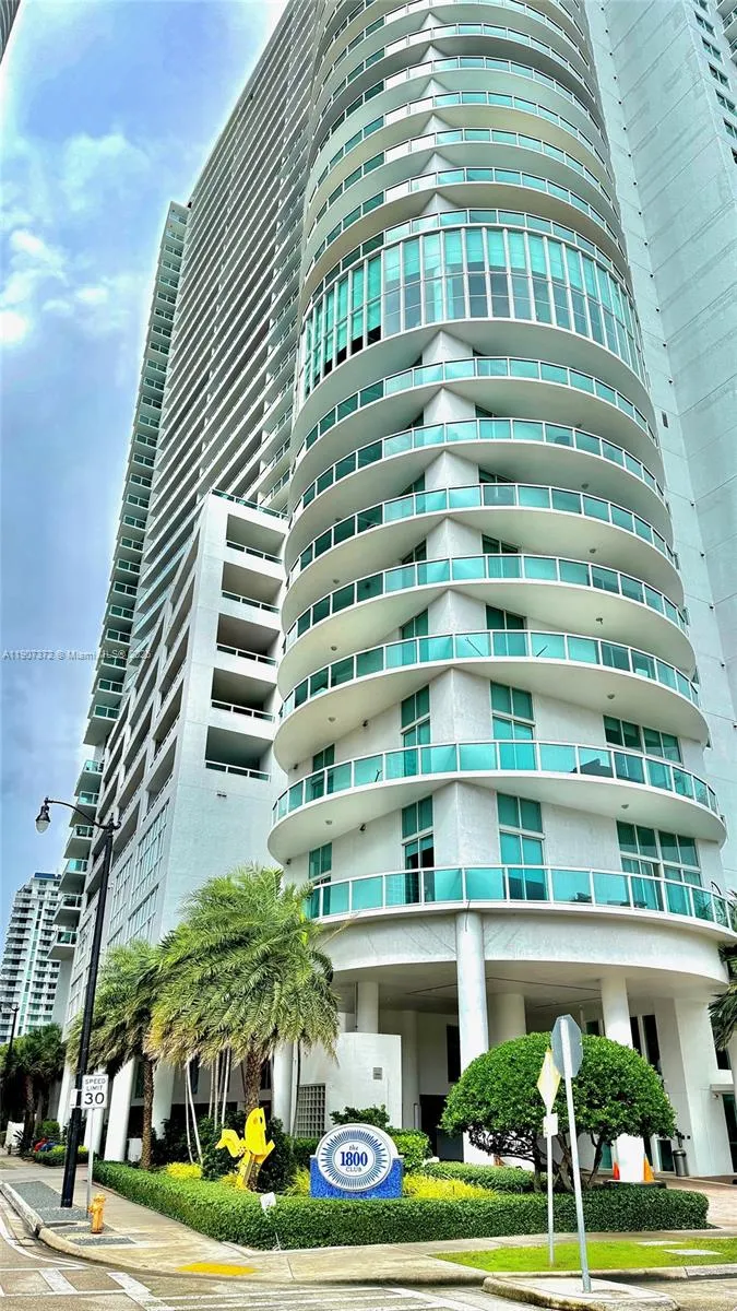 1 bedroom 1 bath for sale at 1800 N Bayshore Dr # 1906, Miami FL 33132