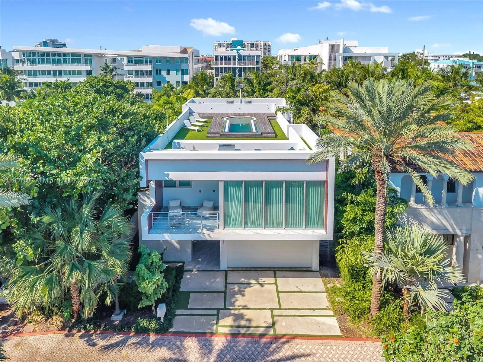 7830 Atlantic Way, Miami Beach FL 33141