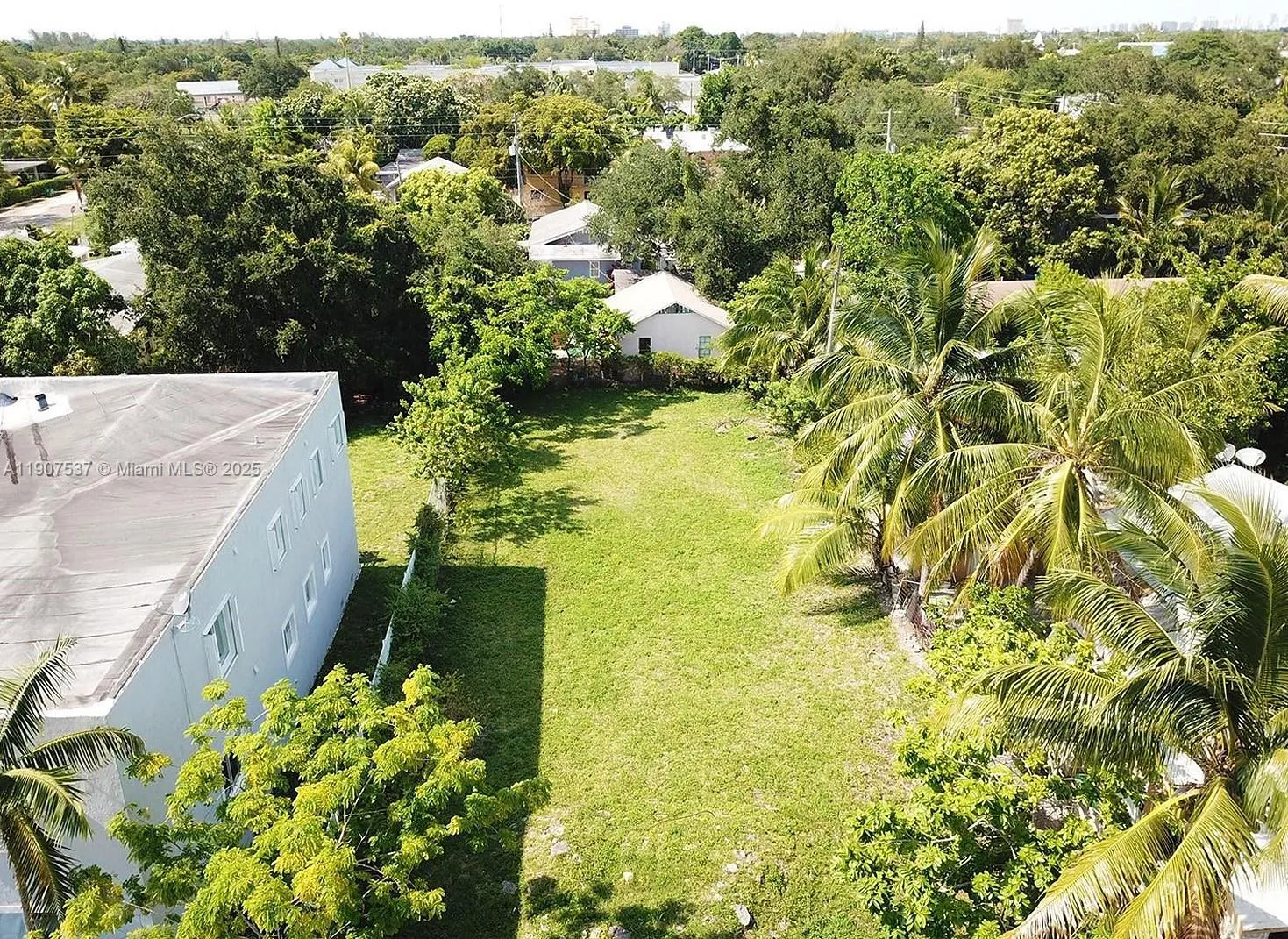 125 NE 55th St, Miami FL 33137