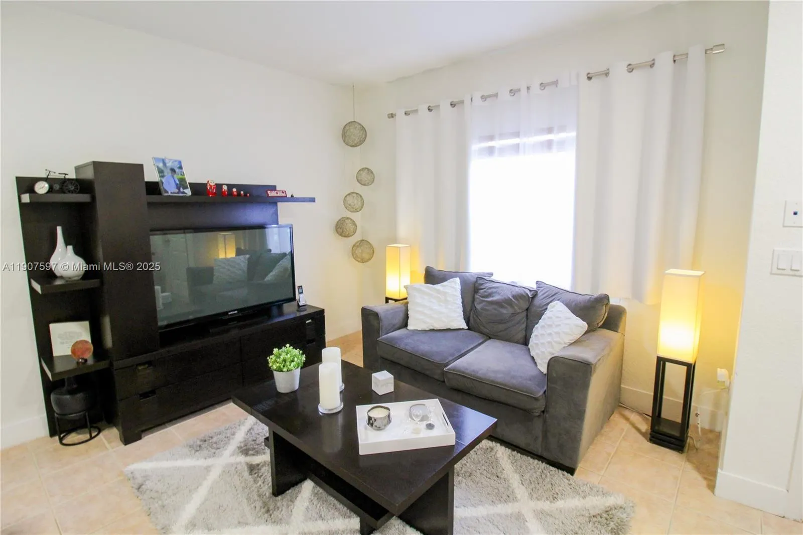 3 bedroom 2 bath for sale at 5791 NW 116th Ave # 103, Doral FL 33178