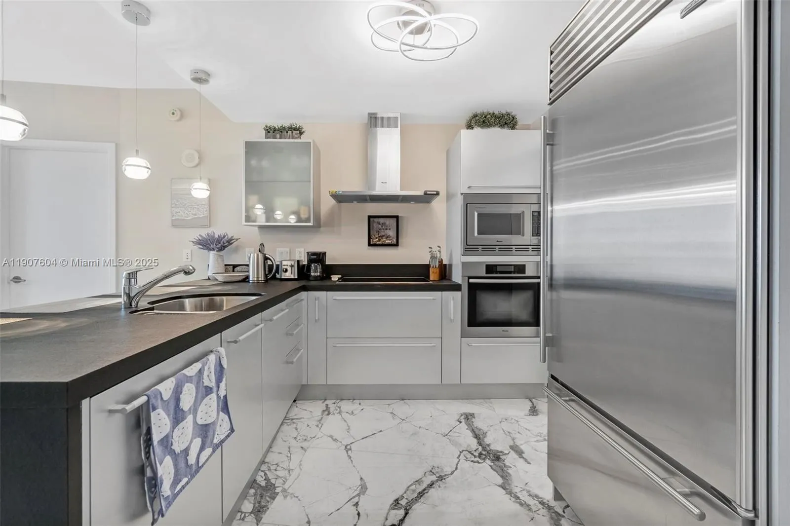 18201 Collins Ave # 1408, Sunny Isles Beach FL 33160