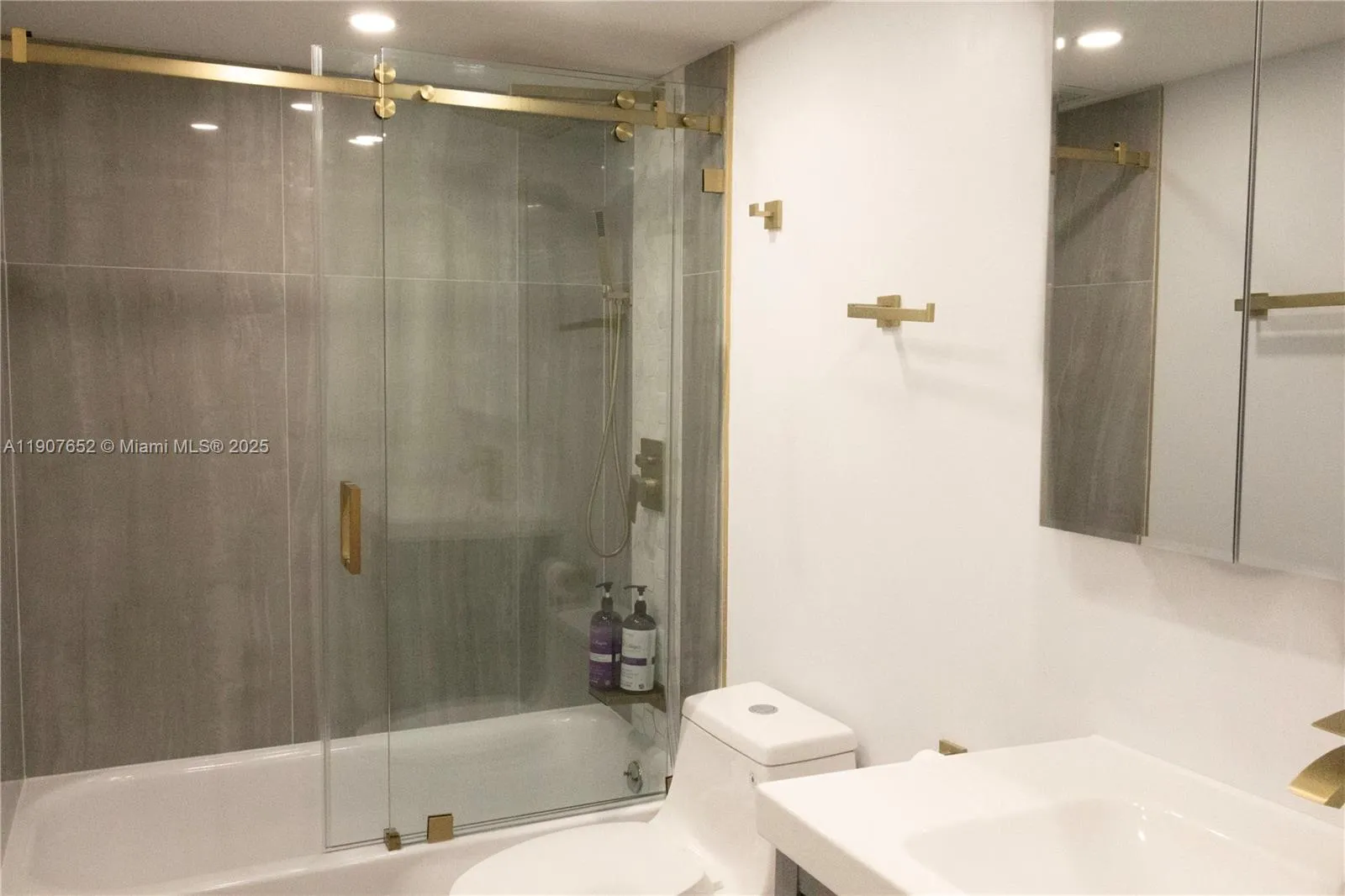 5005 Collins Ave # 1523, Miami Beach FL 33140