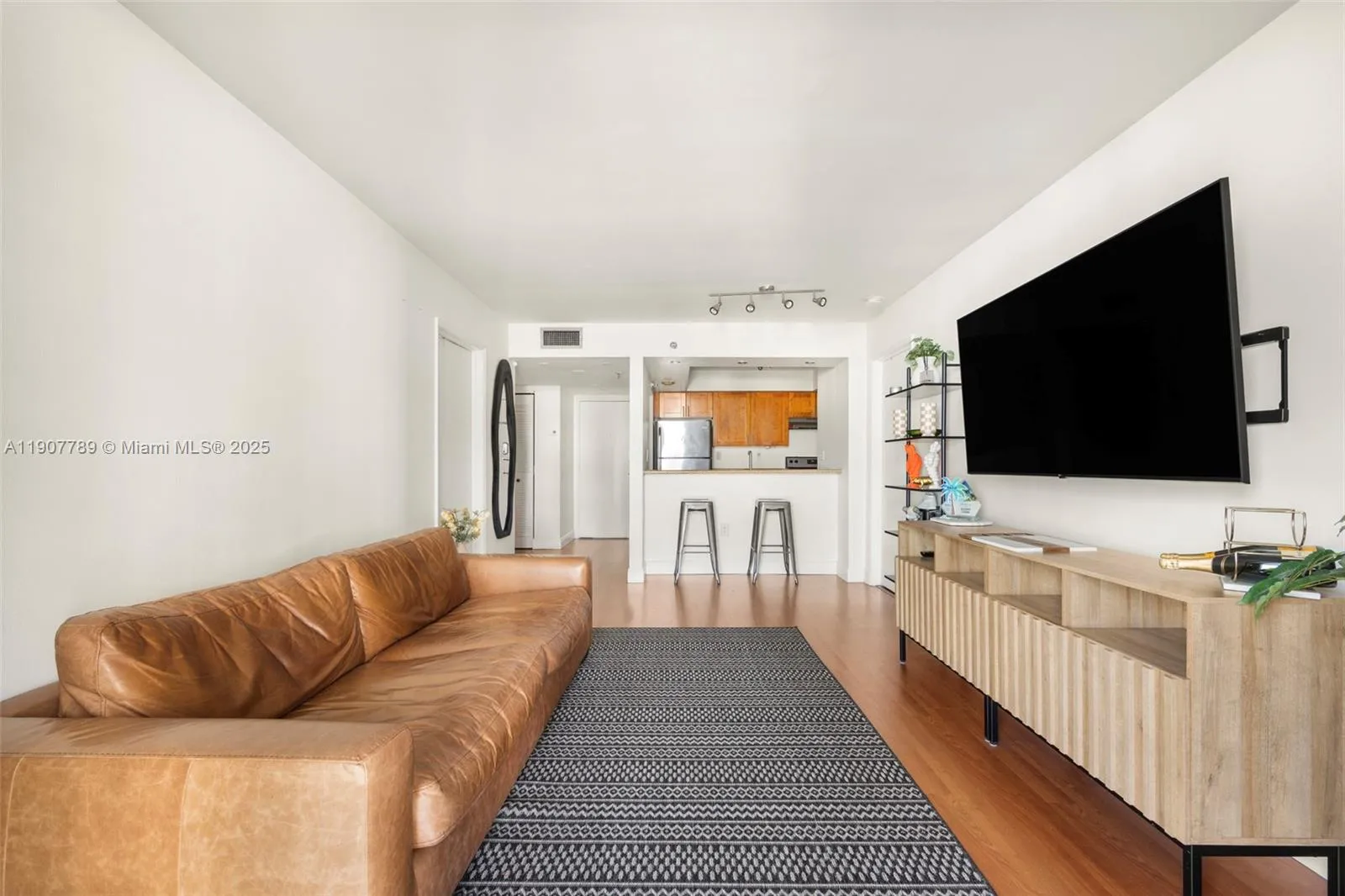 850 N Miami Ave # 906, Miami FL 33136