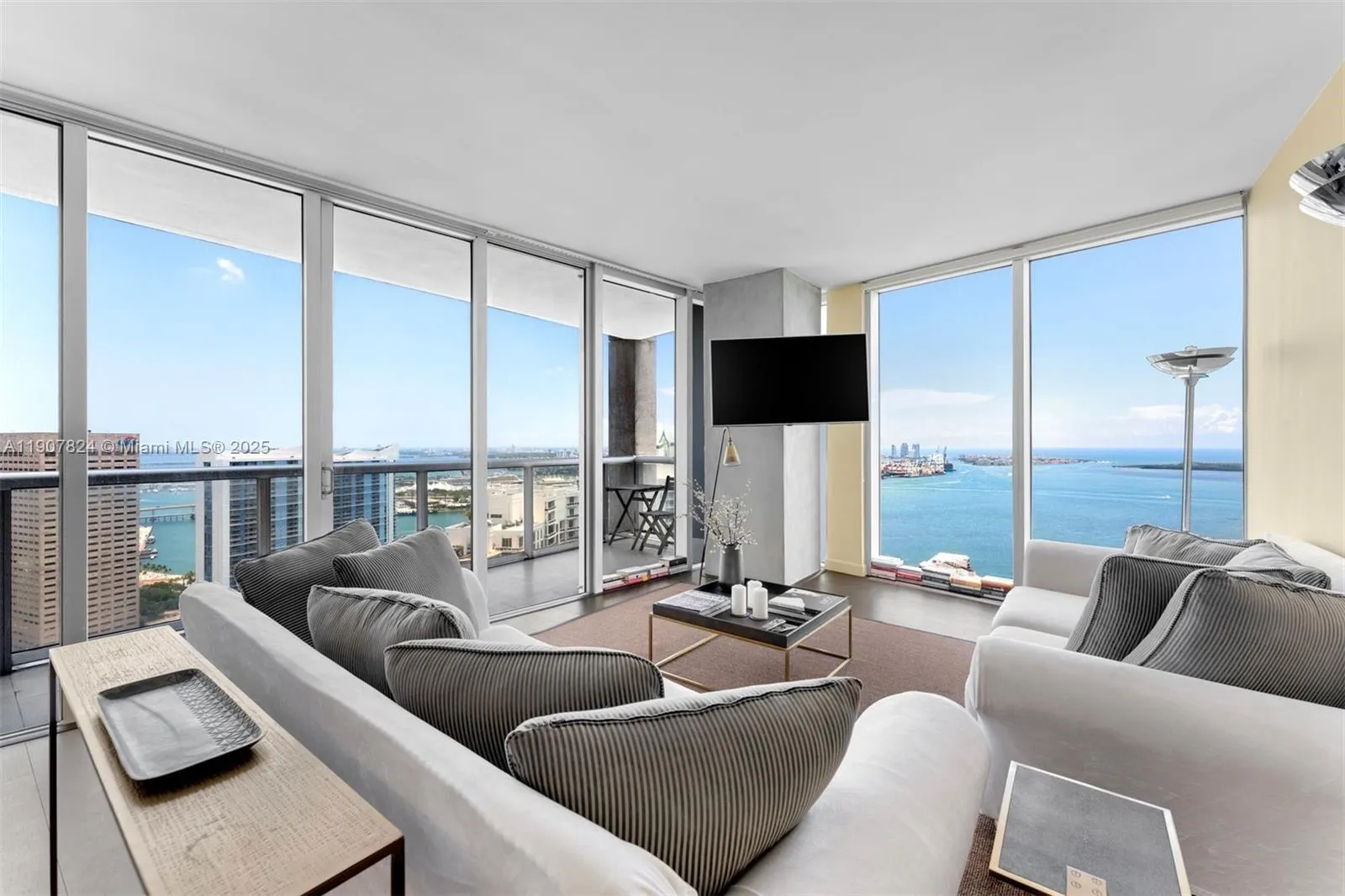 495 brickell ave # 4502, Miami FL 33131