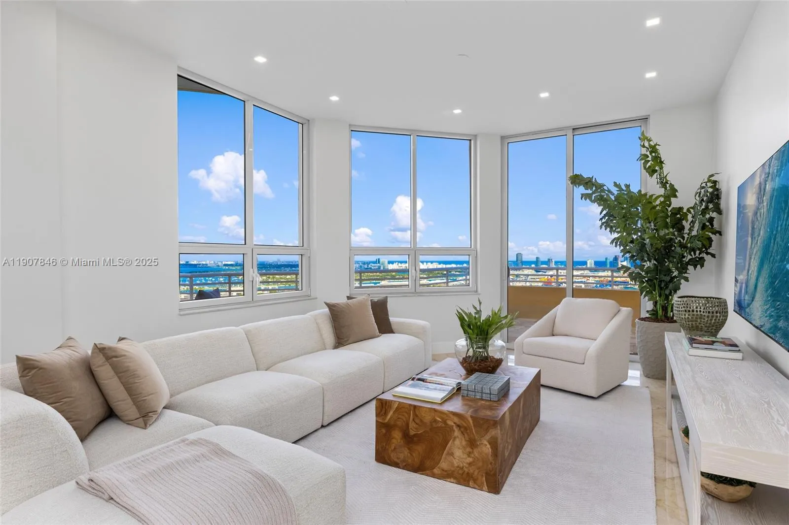808 Brickell Key Dr # 3901, Miami FL 33131