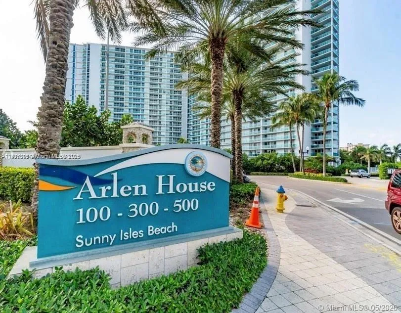 1 bedroom 1 bath for sale at 100 Bayview Dr # 1230, Sunny Isles Beach FL 33160