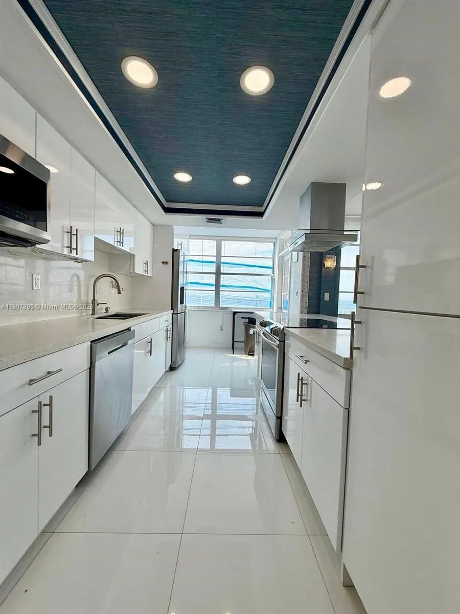 18051 Biscayne Blvd # 1604, Aventura FL 33160