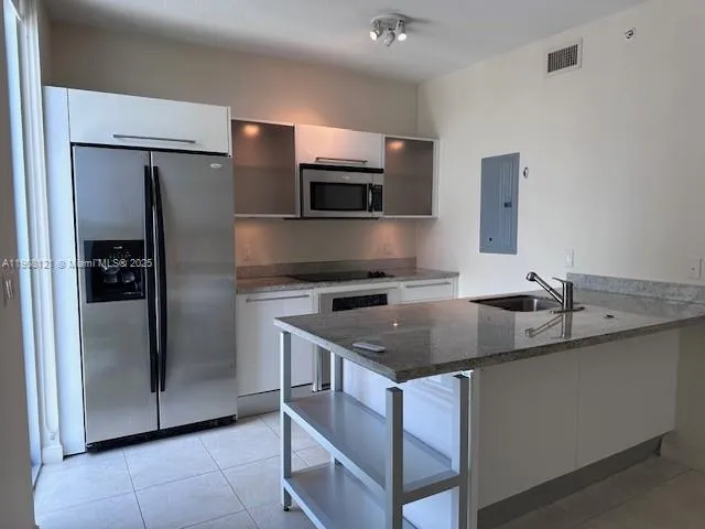 185 SW 7th St # 2300, Miami FL 33130