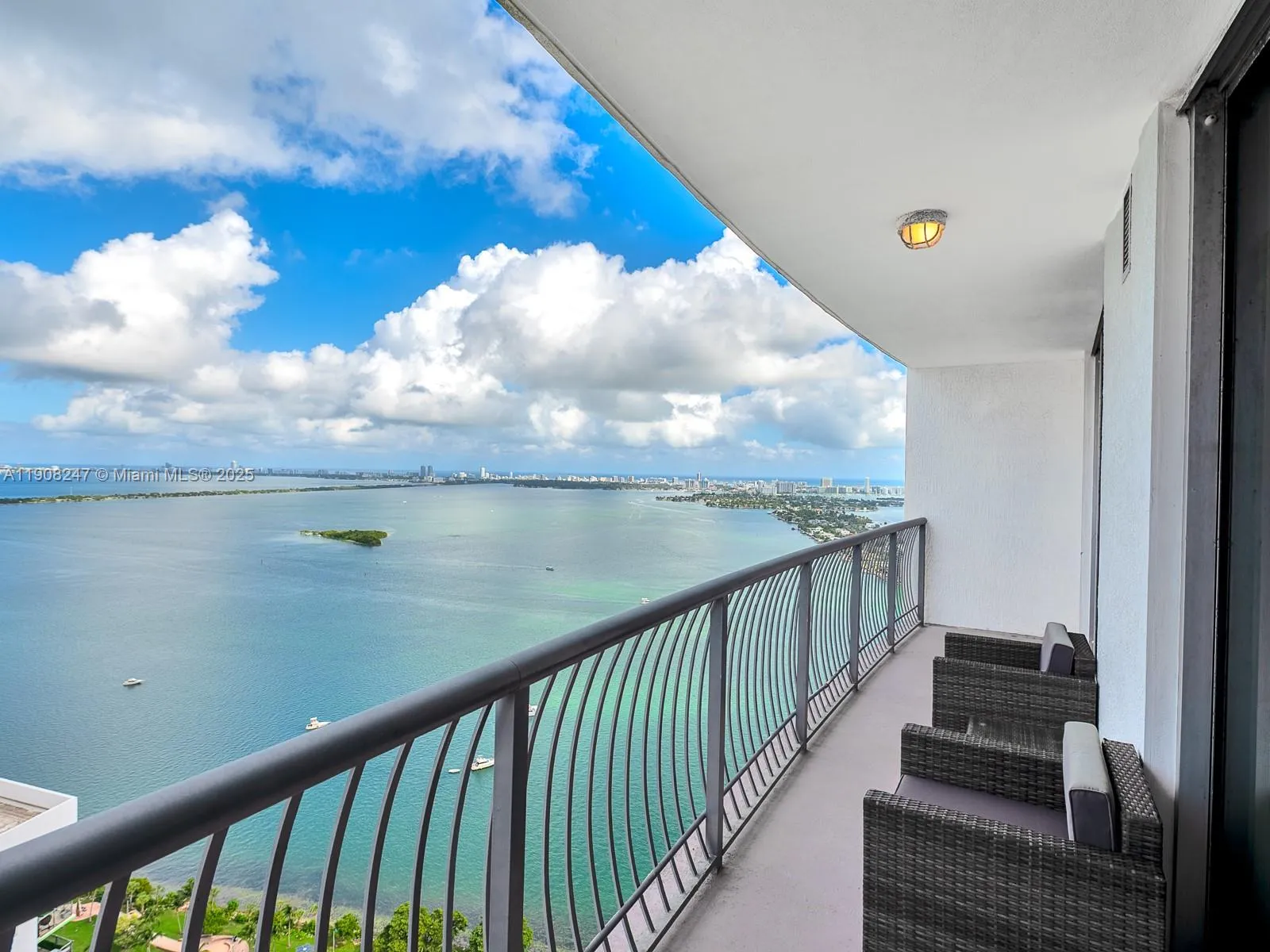 1 bedroom 1 bath for sale at 1750 N Bayshore Dr # 4503, Miami FL 33132