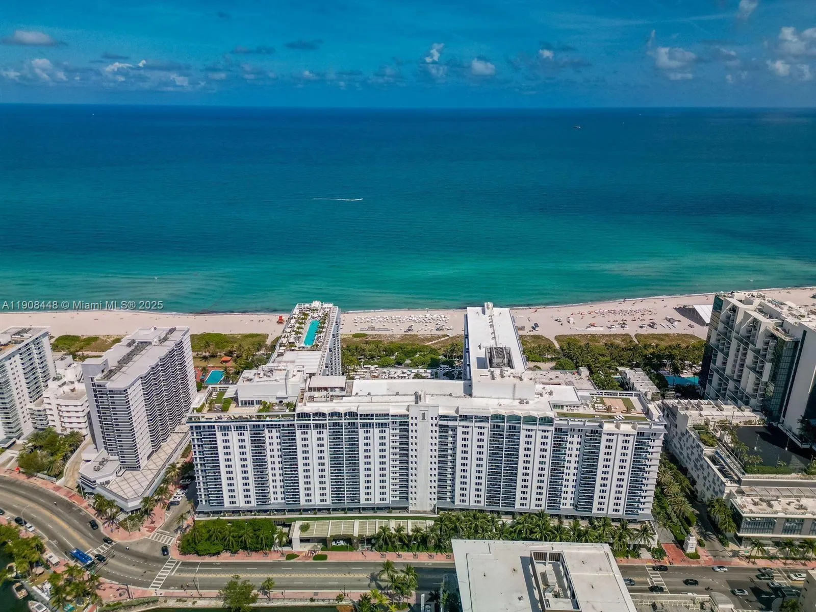 1 bedroom 1 bath for rent at 2301 Collins Ave # 1525, Miami Beach FL 33139