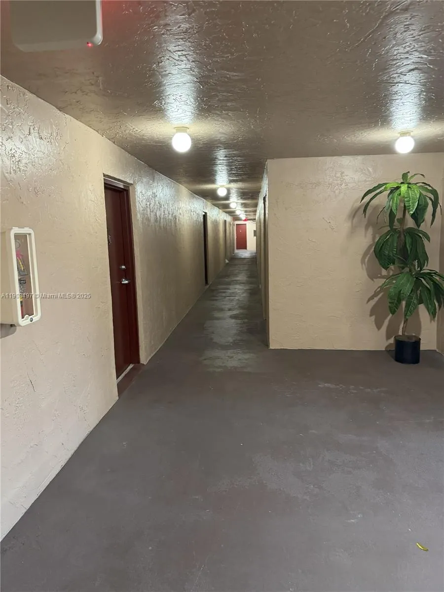 7175 Orange Dr # 203H, Davie FL 33314