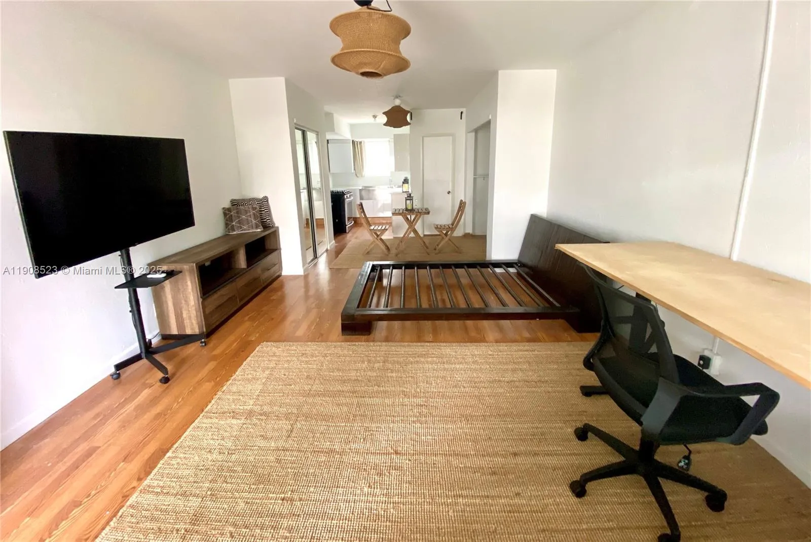 158 Ocean Dr # 306, Miami Beach FL 33139