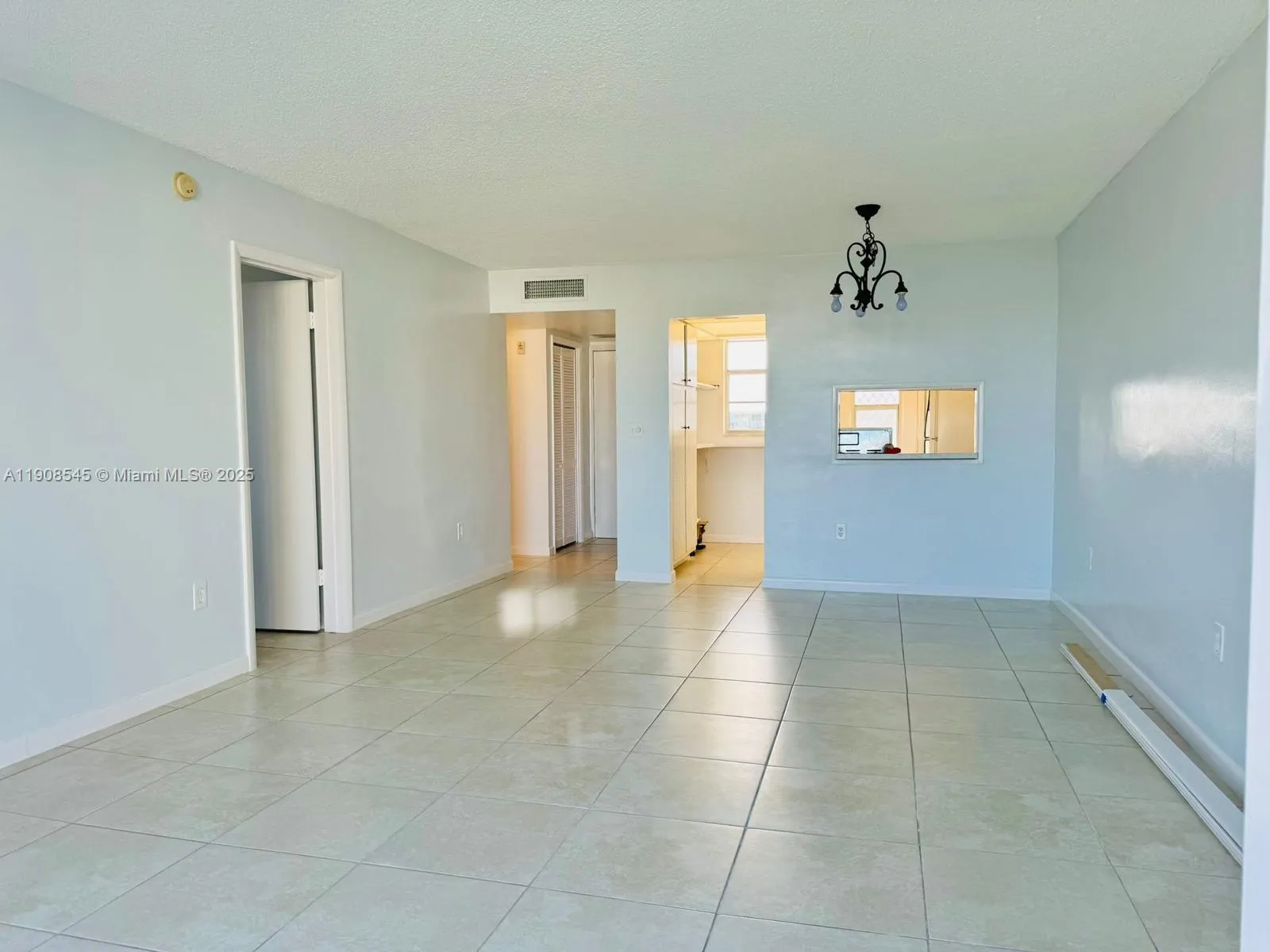 2930 Point East Dr # E512, Aventura FL 33160