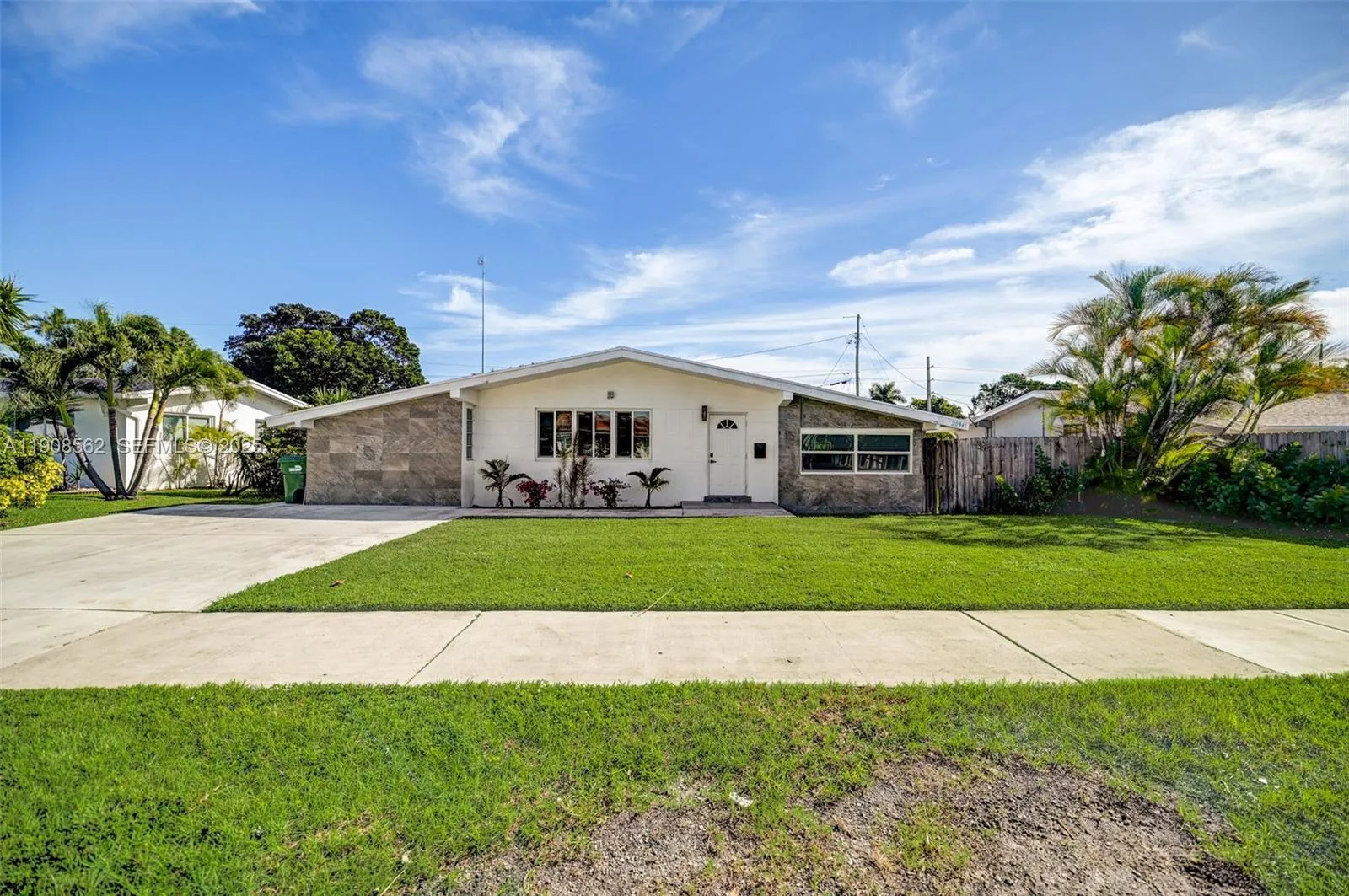 4 bedroom 3 bath for sale at 20941 NE 25th Ct, Miami FL 33180