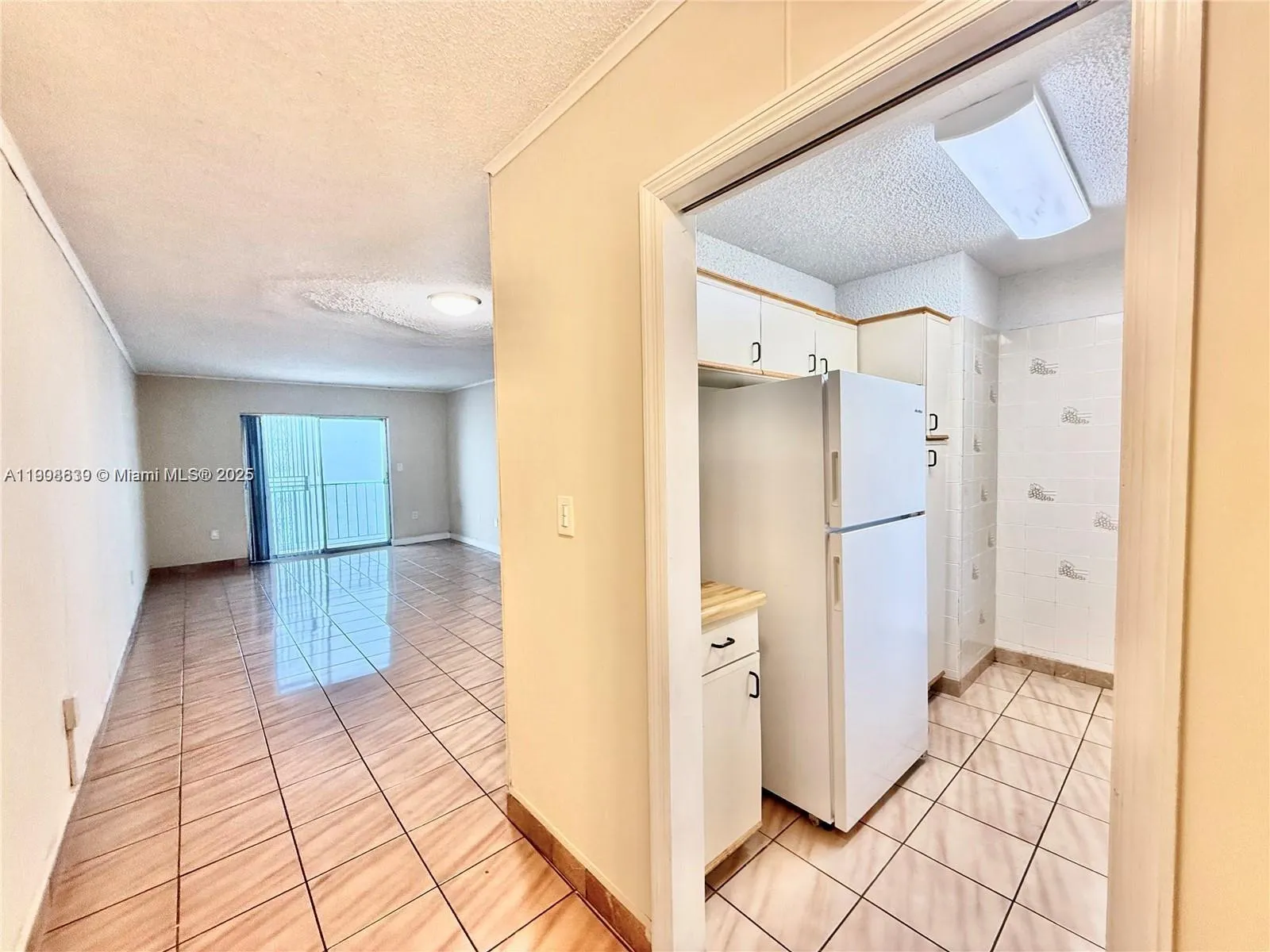 2 bedroom 1 bath for sale at 424 SW 7th St # 404, Miami FL 33130